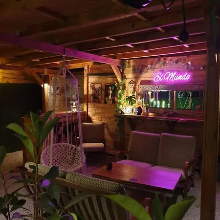 Lovely Bungalow With Shared Garden Near Beach In Cinarcik, Yalova
