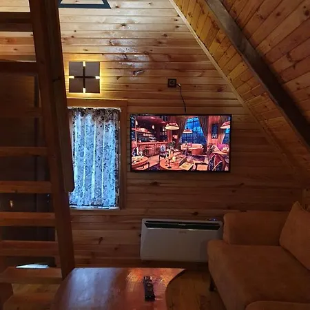 Dom wakacyjny Lovely Bungalow With Shared Garden Near Beach In Cinarcik, Yalova