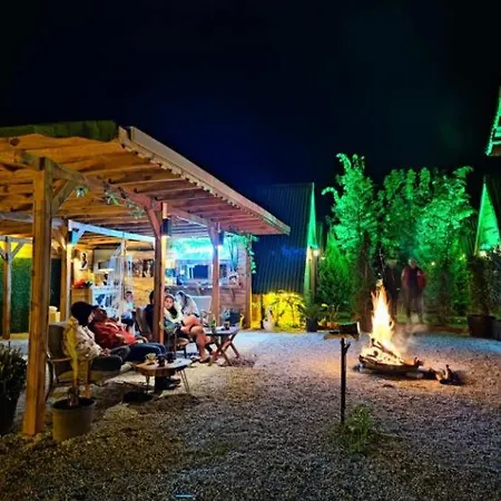 Lovely Bungalow With Shared Garden Near Beach In Cinarcik, Yalova