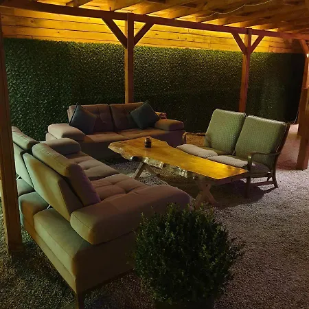 Lovely Bungalow With Shared Garden Near Beach In Cinarcik, Yalova Dom wakacyjny
