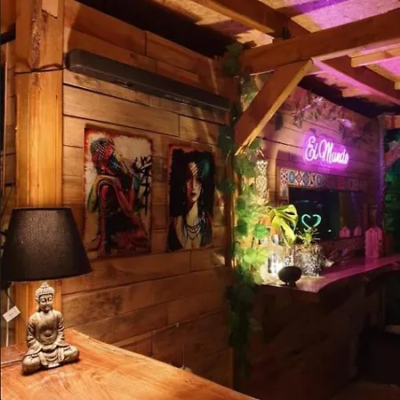 Lovely Bungalow With Shared Garden Near Beach In Cinarcik, Yalova Yalova (Yalova)