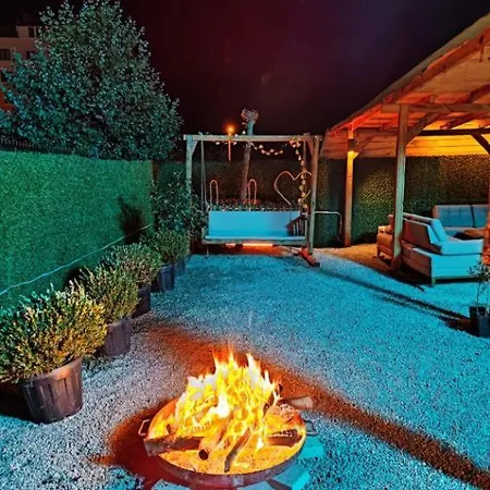 Lovely Bungalow With Shared Garden Near Beach In Cinarcik, Yalova Dom wakacyjny *